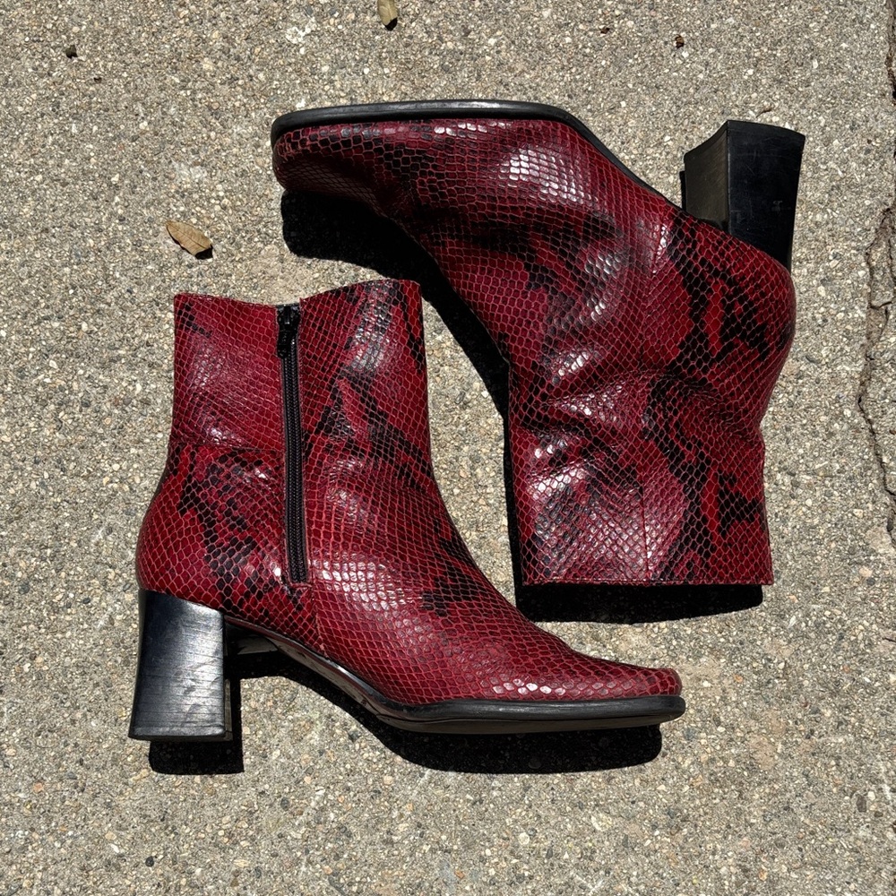 Vintage Nine West Zamir Red Snake Print Leather Ankle Boots size 7.5